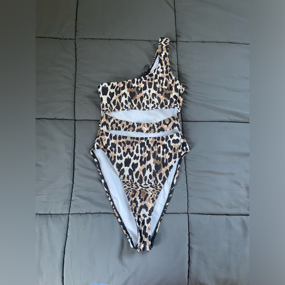 Missguided One-Piece Swimsuit NWT